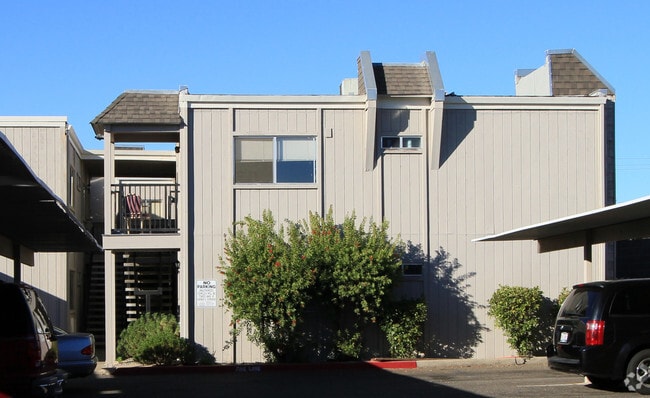 Building Photo - Aspen Gardens