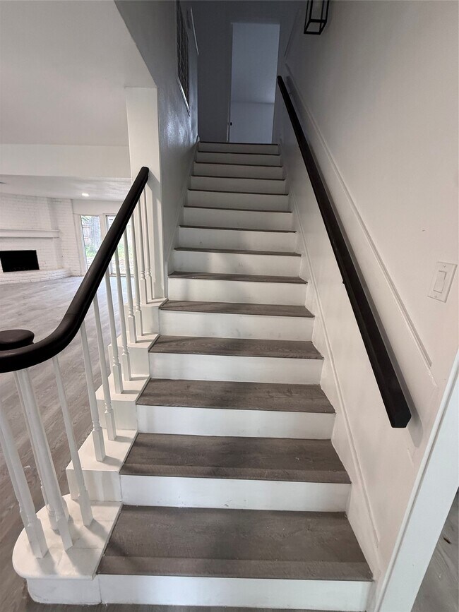 Building Photo - 1111 Caspian Ln