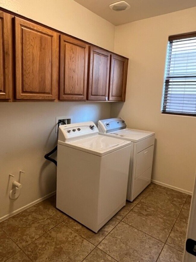 Building Photo - Sunnyvale - Gilbert