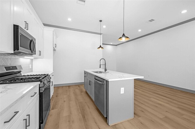 Building Photo - Bunche Duplexes