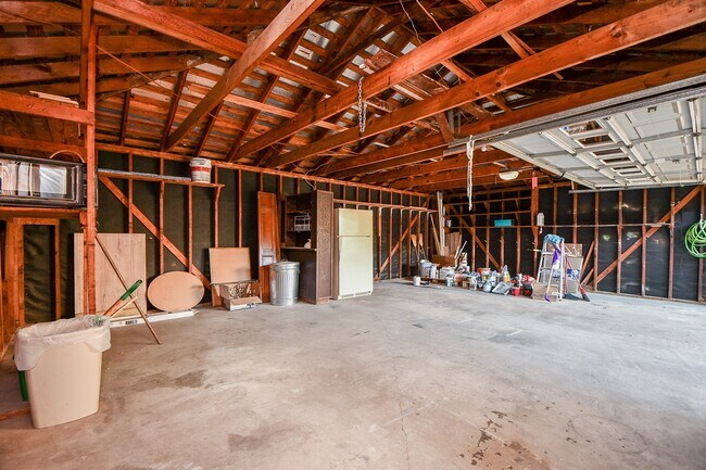 Building Photo - 7310 Ridge Oak Dr
