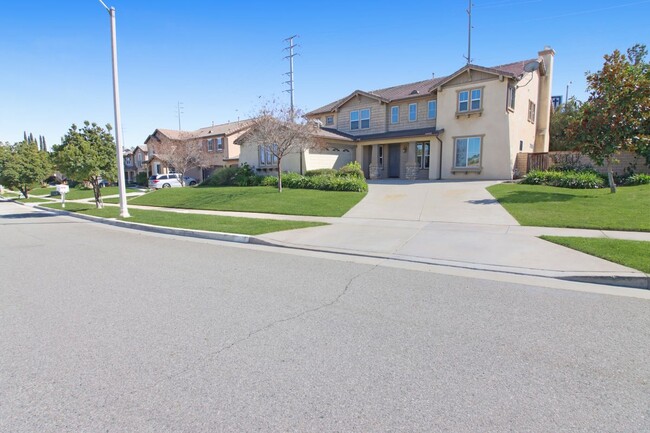 Building Photo - 1212 Lavendar Way