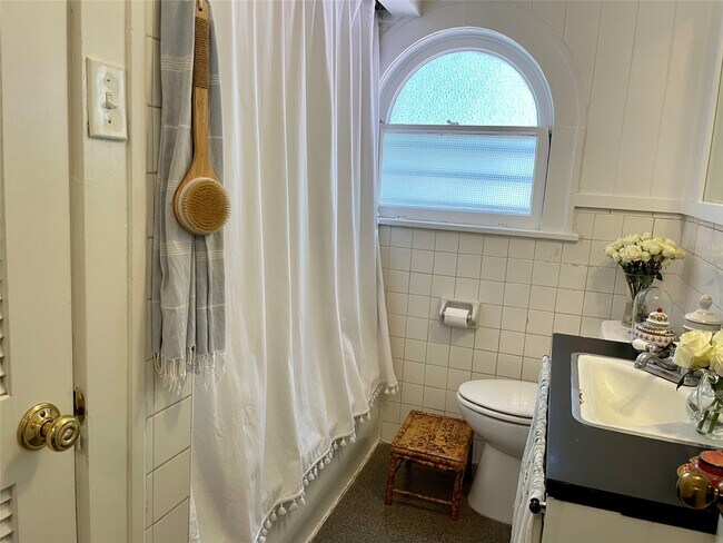 Building Photo - 429 Hawthorne St