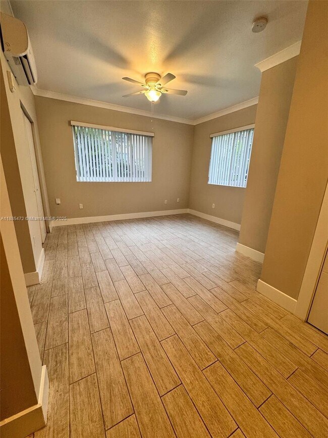 Building Photo - 115 Menores Ave