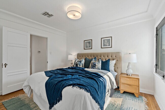 Building Photo - 8702 S 4th Ave