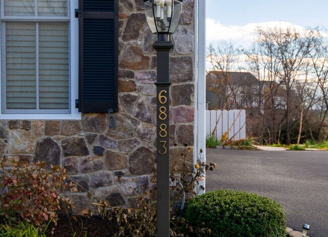 Building Photo - 6883 Birmingham Dr