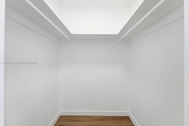 Building Photo - 1000 West Ave