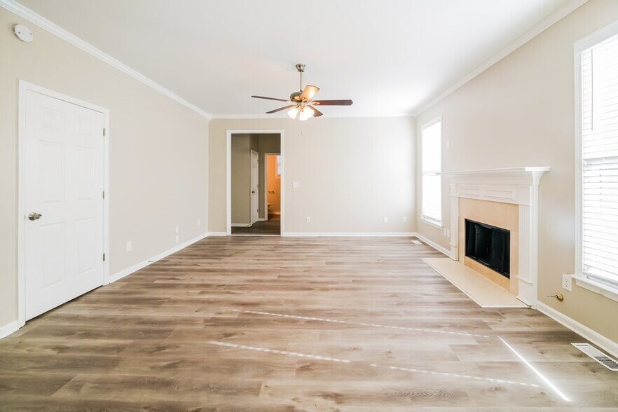Building Photo - 343 Laurel Glen Crossing