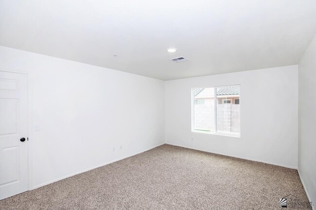 Building Photo - 7361 E 38th Ln