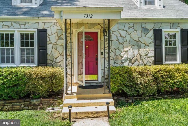 Building Photo - 7312 Poplar Ct