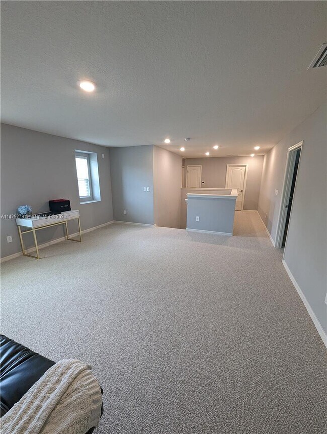 Building Photo - 9235 Freedom Hill Dr