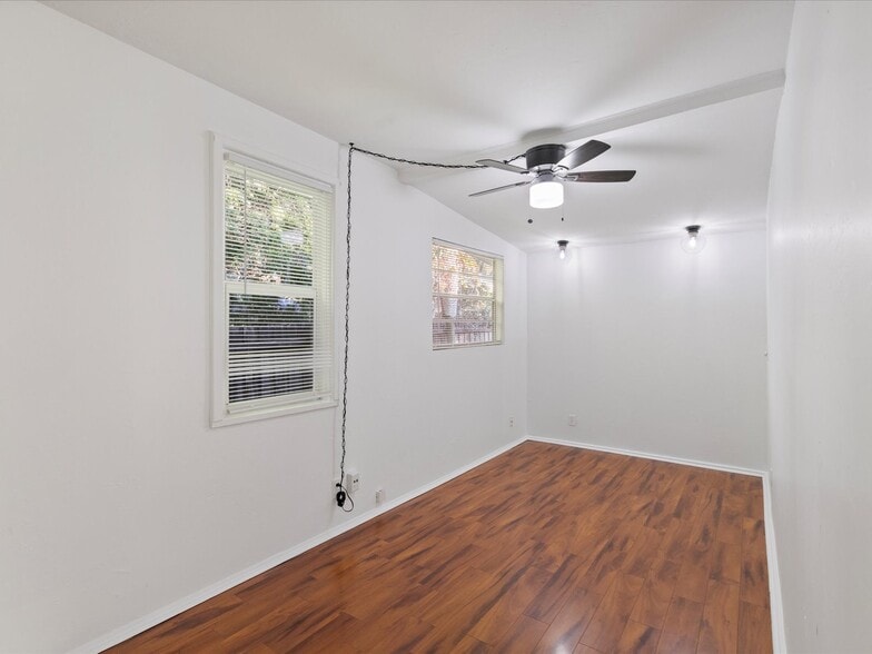 Building Photo - 237 Emory Plz