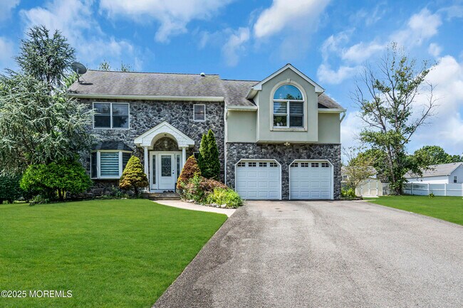 Building Photo - 219 Barnes Ln