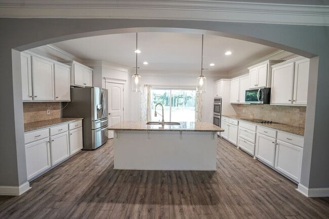 Building Photo - 425 Wicklow Dr