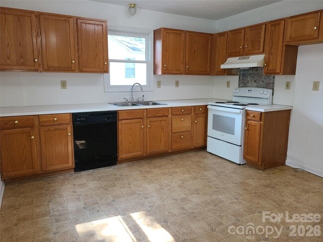 Building Photo - 210 N Cloudman St