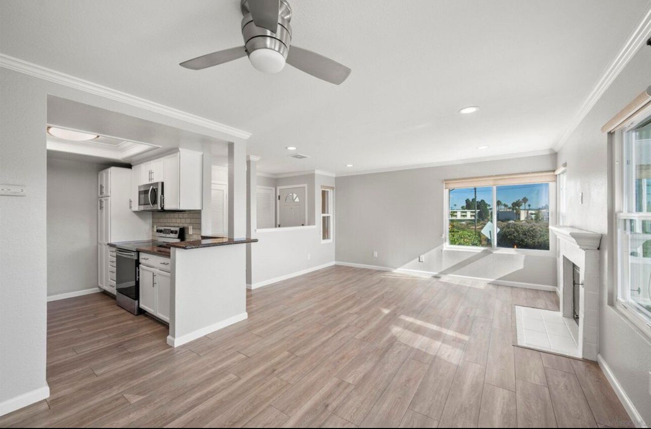 Building Photo - 2828 Famosa Blvd