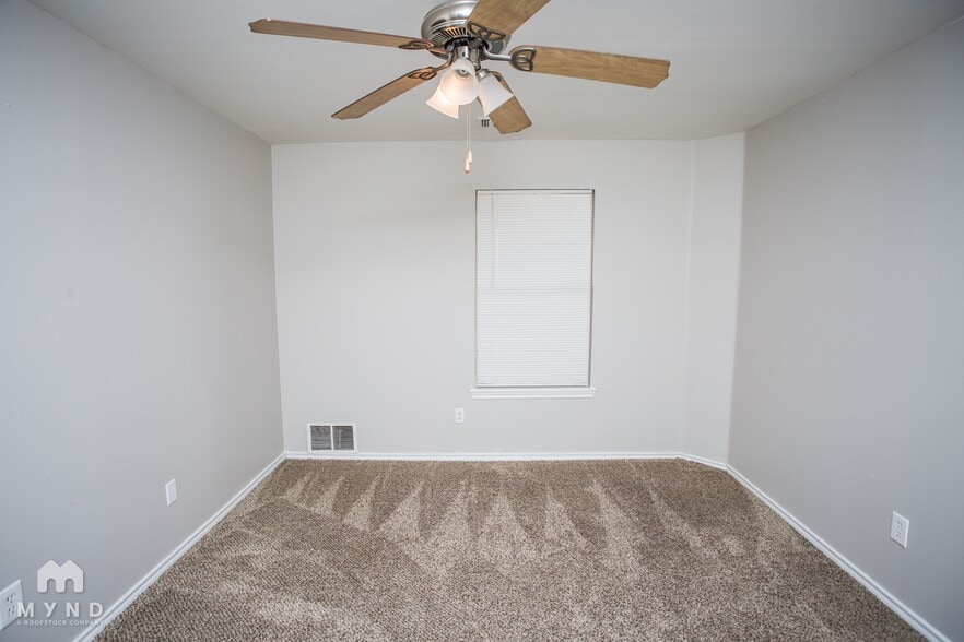 Building Photo - 514 N Brentwood Ave