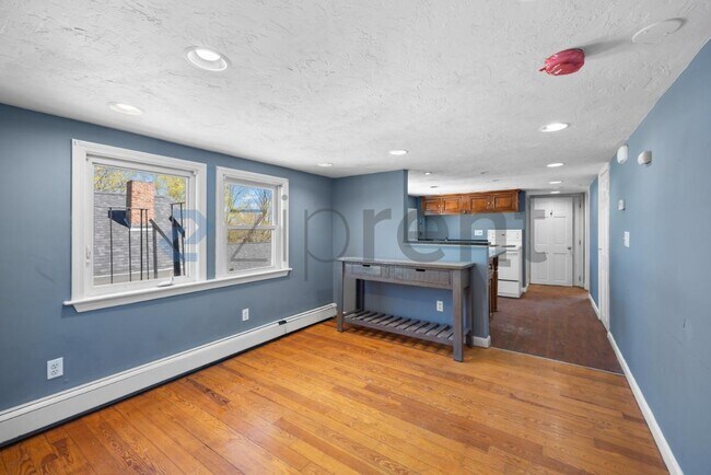 Building Photo - Unit 3F