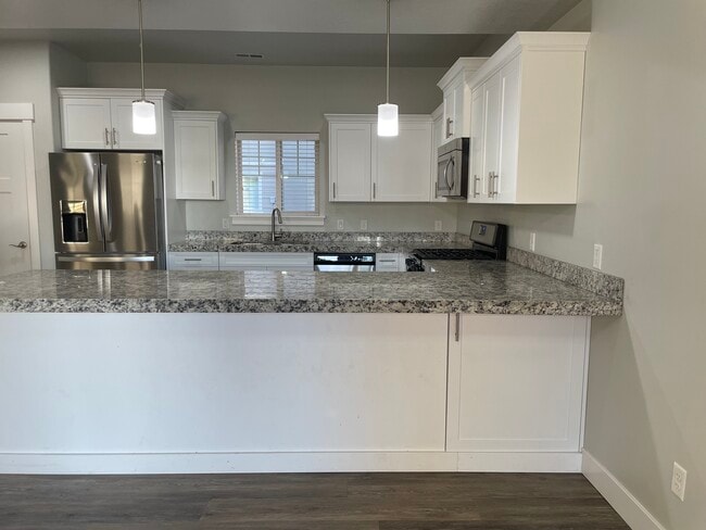 Building Photo - 865 S Aspen Wy