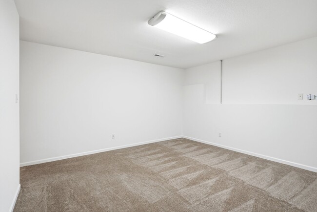 Building Photo - 2413-2415 Northampton Dr.