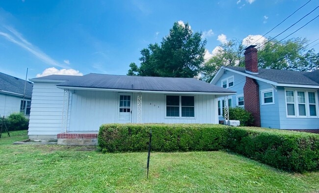 Building Photo - 804 Maple St
