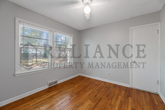 Building Photo - 1713 S Faulders Ln