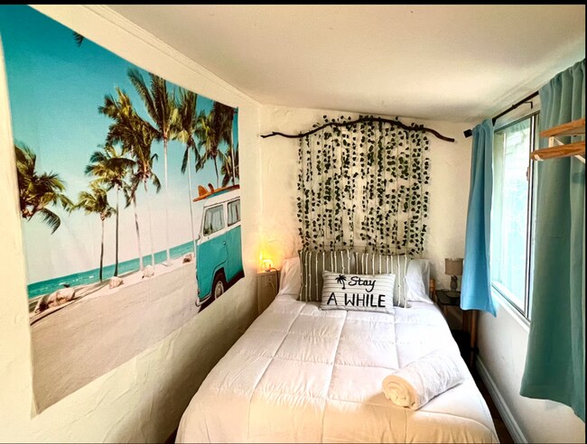 Building Photo - Coastal Charm in the Heart of Encinitas – 2 Bed, 1 Bath Avail 12/1