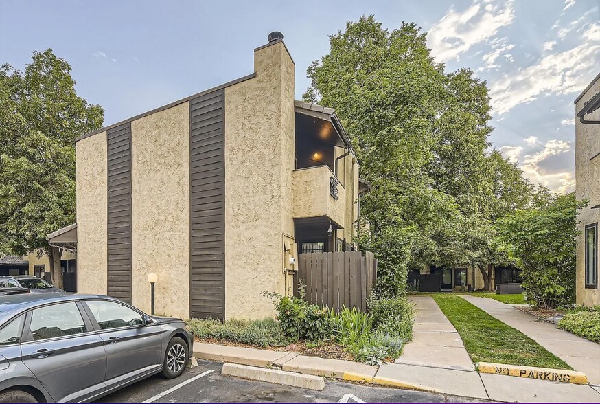 Building Photo - 2949 Shady Holw E