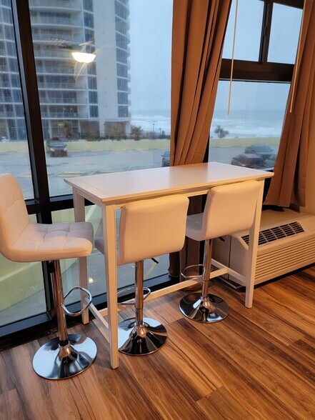 Building Photo - 1909 S Atlantic Ave