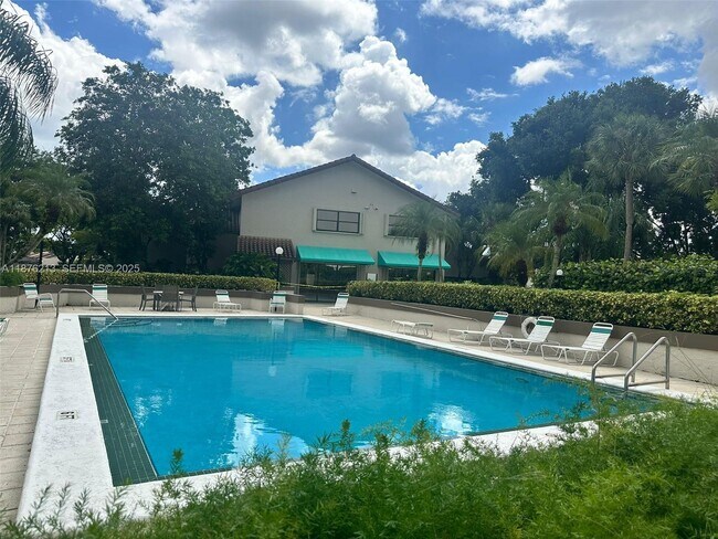 Building Photo - 8563 SW 115th Ct