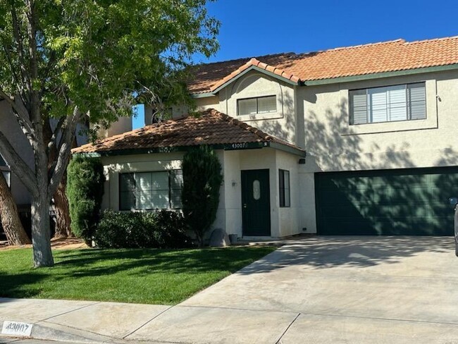 Building Photo - 43007 Pearlwood Dr