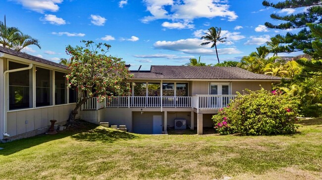 Building Photo - Large Kailua Beachside Home w/ beautiful y...