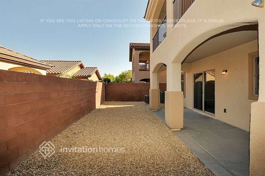Building Photo - 6860 Pipil St