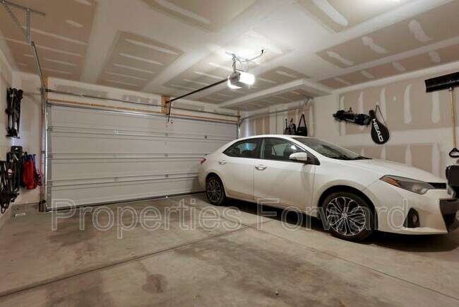 Building Photo - 11 Walnut St