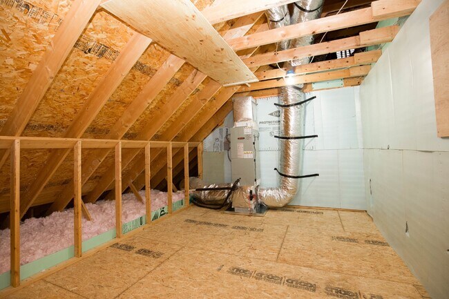 Building Photo - "Spacious and Inviting 2620 sq. ft. Home i...