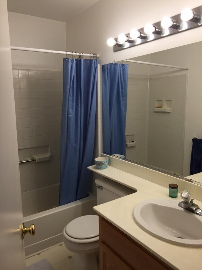 Building Photo - Charming and Updated 2BD/2BA Livermore Copper Hill Condo Near Las Positas College & 580!