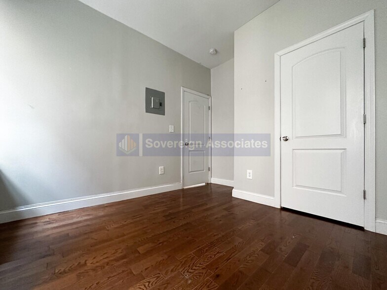 Building Photo - 540 W 158th St