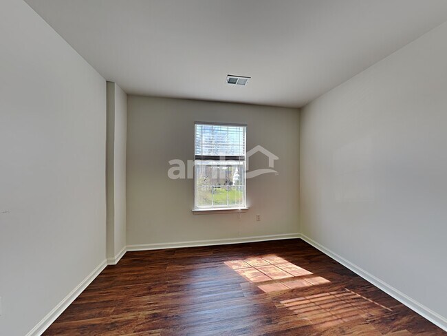 Building Photo - 4 Cherrystone Ct