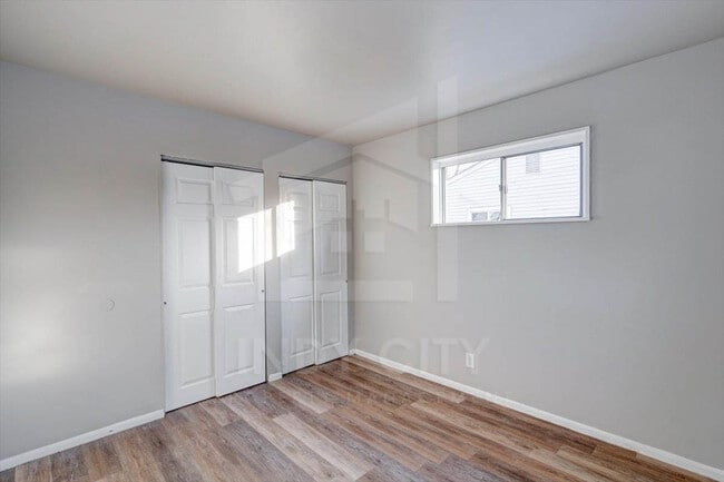 Building Photo - 750 S Dequincy St