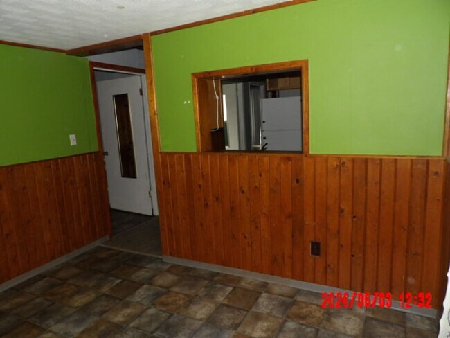Building Photo - 3 bedroom house