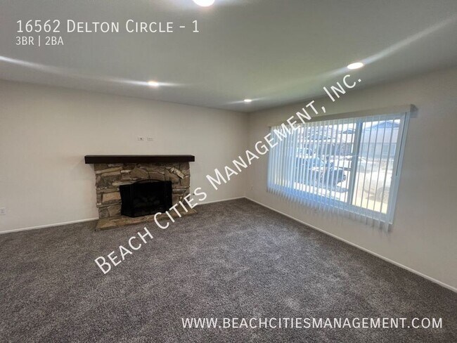 Building Photo - 16562 Delton Cir
