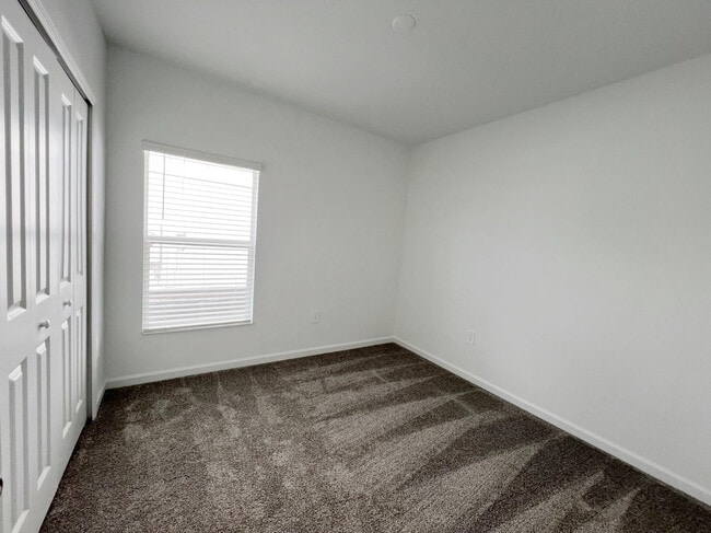 Building Photo - 317 Singing Sands Cir