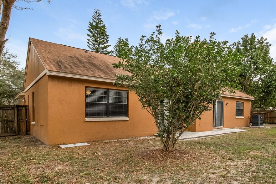 Building Photo - 831 Sunridge Point Dr