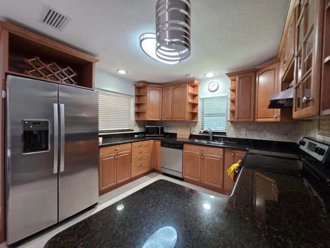 Building Photo - 9460 SW 61st Way