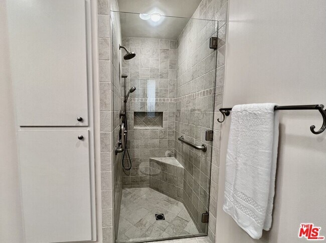 Building Photo - 1008 Westholme Ave