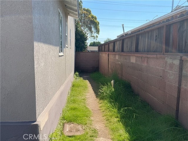 Building Photo - 15307 Studebaker Rd