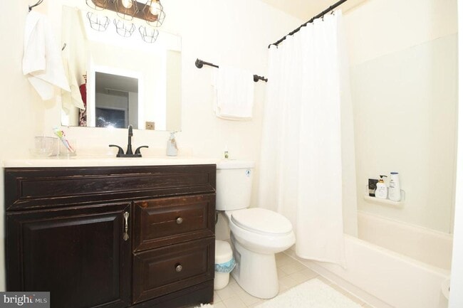 Building Photo - 7812 Briardale Terrace