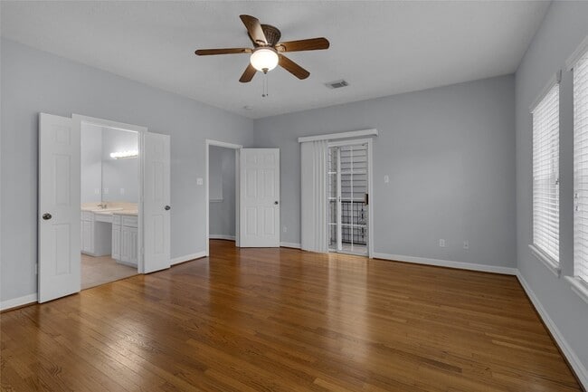 Building Photo - 341 W 23rd St