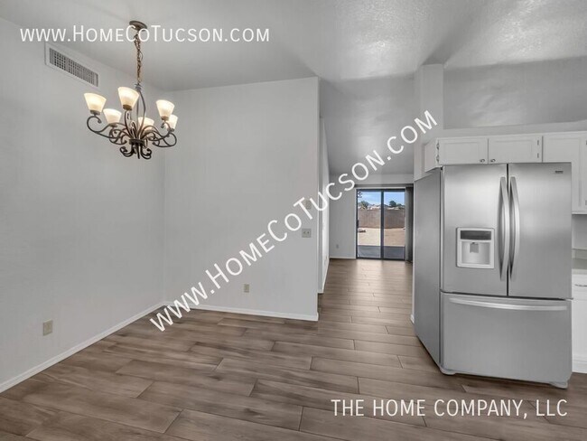 Building Photo - 1519 W Bloomfield Pl