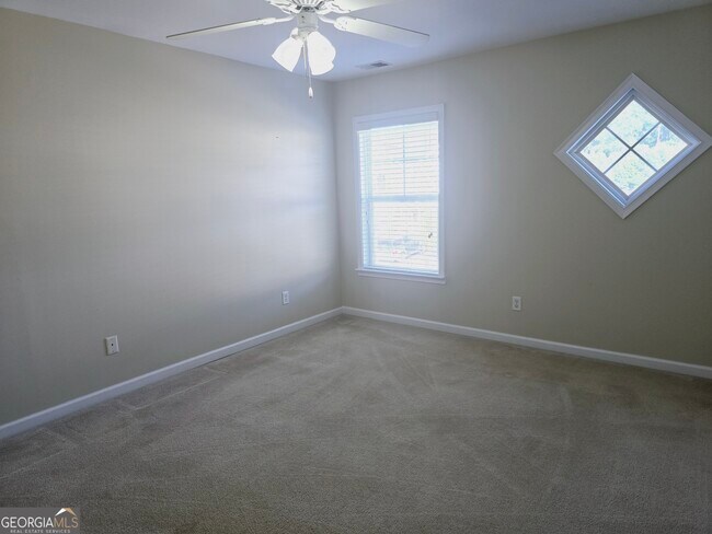 Building Photo - 249 Durham Park Way